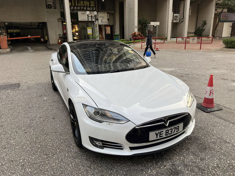 5 Seat Tesla